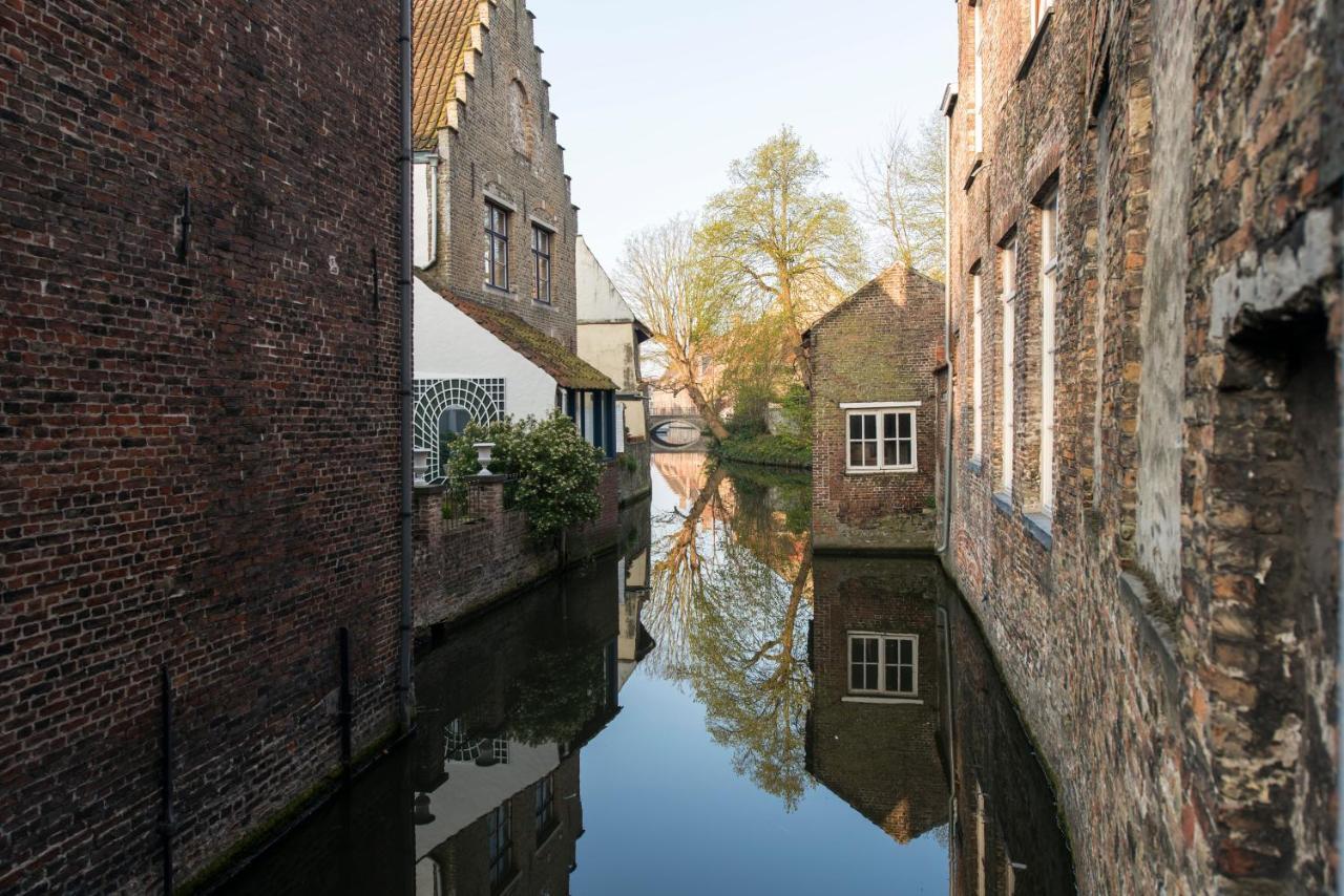 The Queen's Twelve By Romy&travis * Brugge