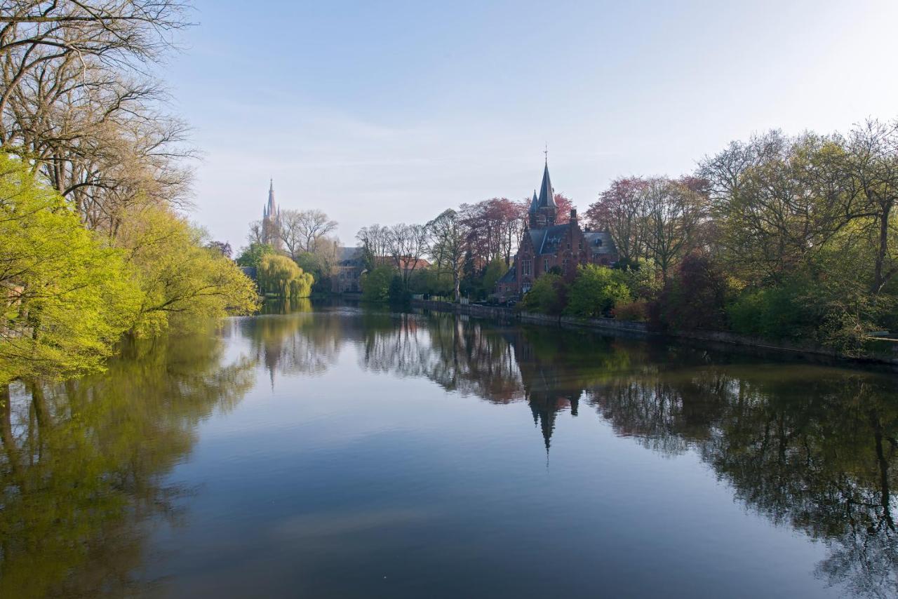 The Queen's Twelve By Romy&travis * Brugge