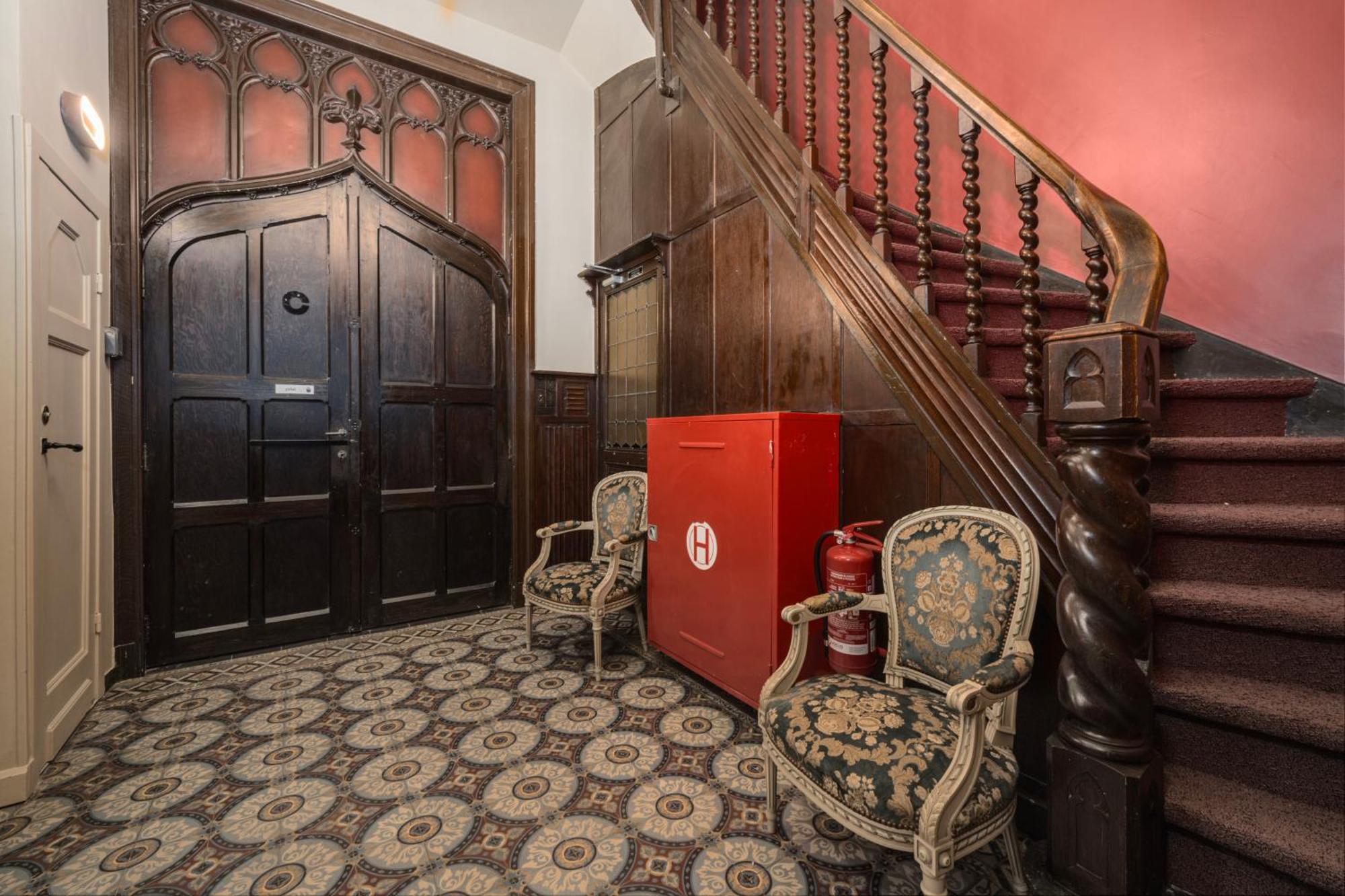 Aparthotel The Queen's Twelve By Romy&travis *