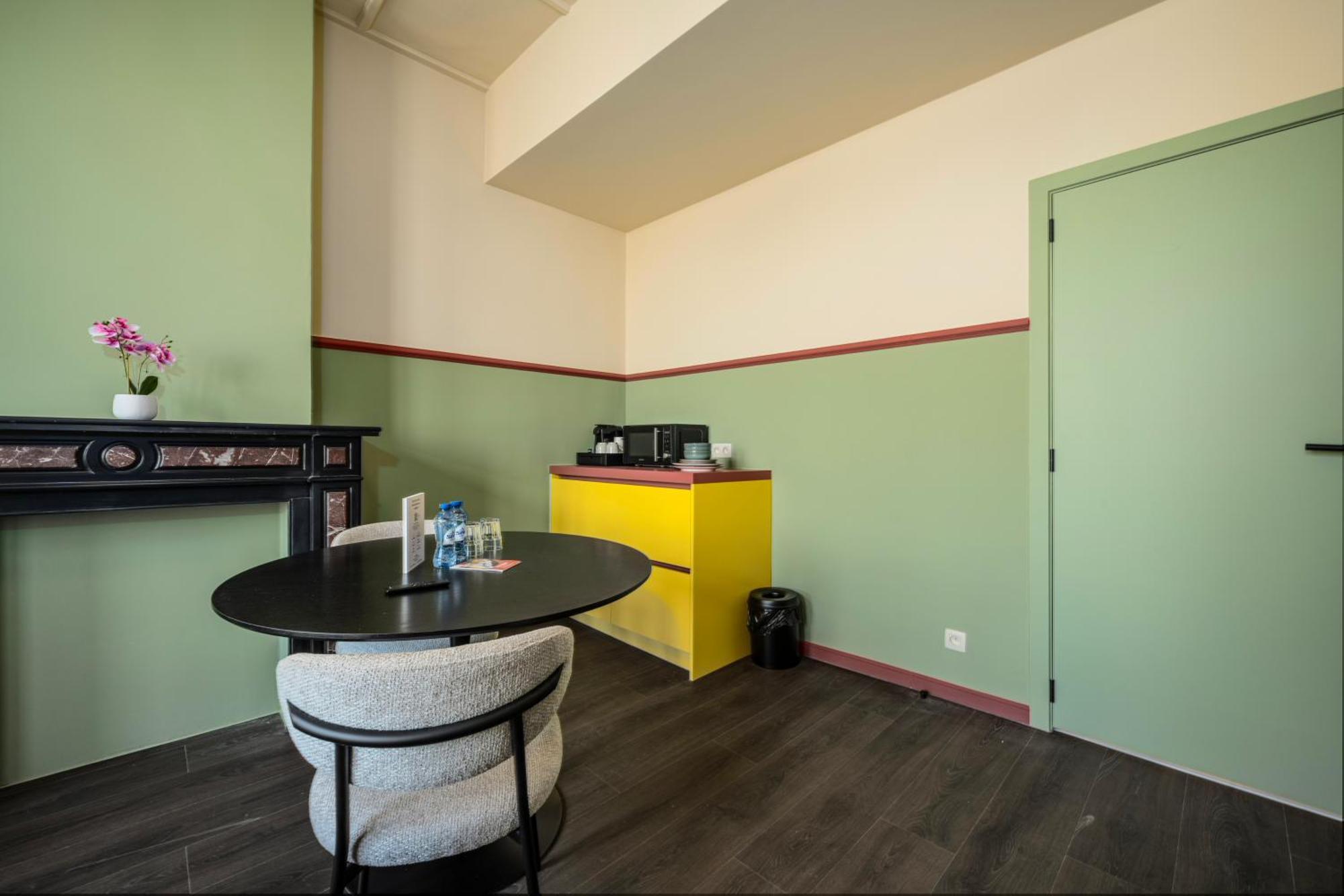 Aparthotel The Queen's Twelve By Romy&travis